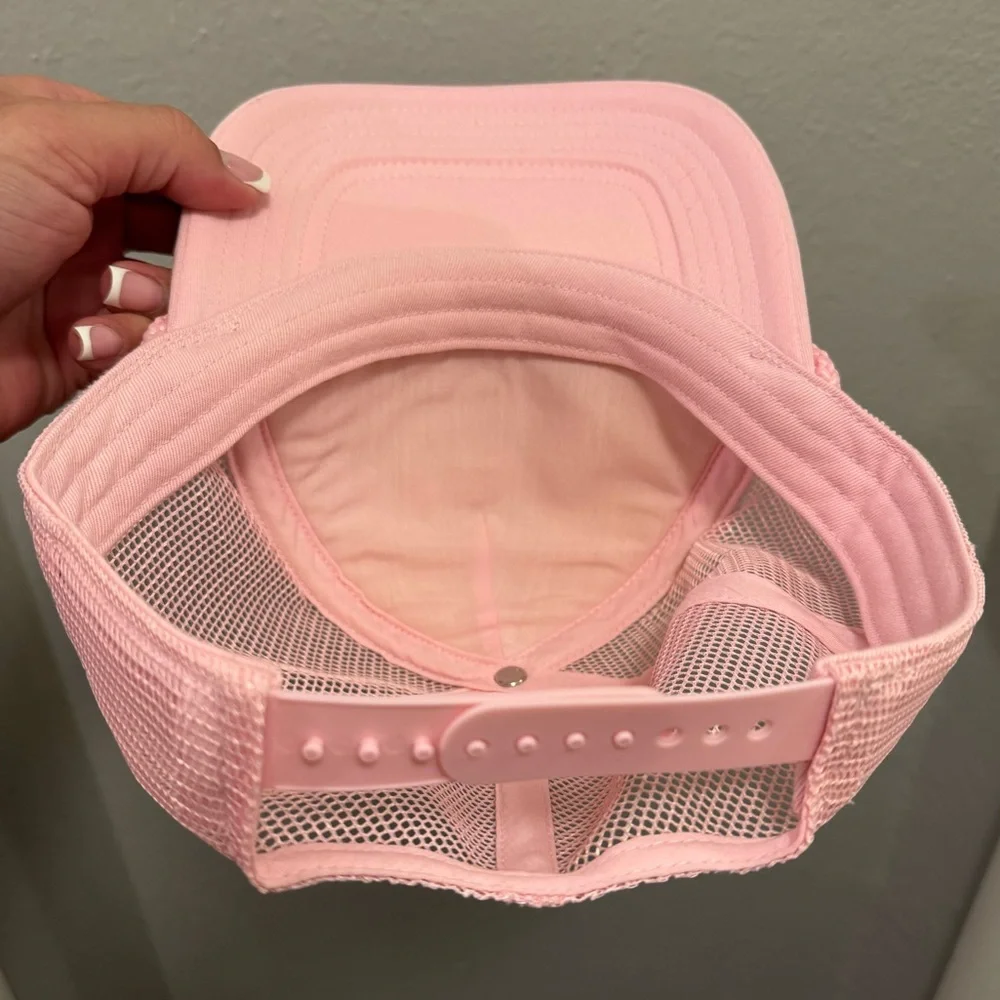 NWOT NIKE•Pink mesh trucker hat with patch logo